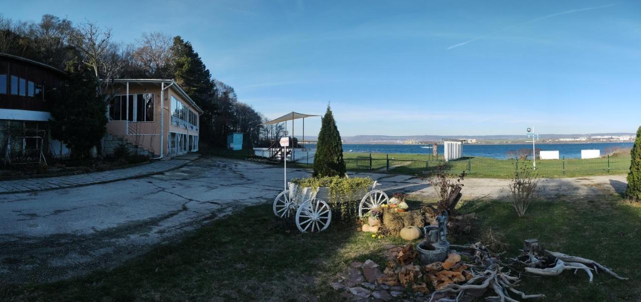Хотел Тримата Мускетари Varna Buitenkant foto